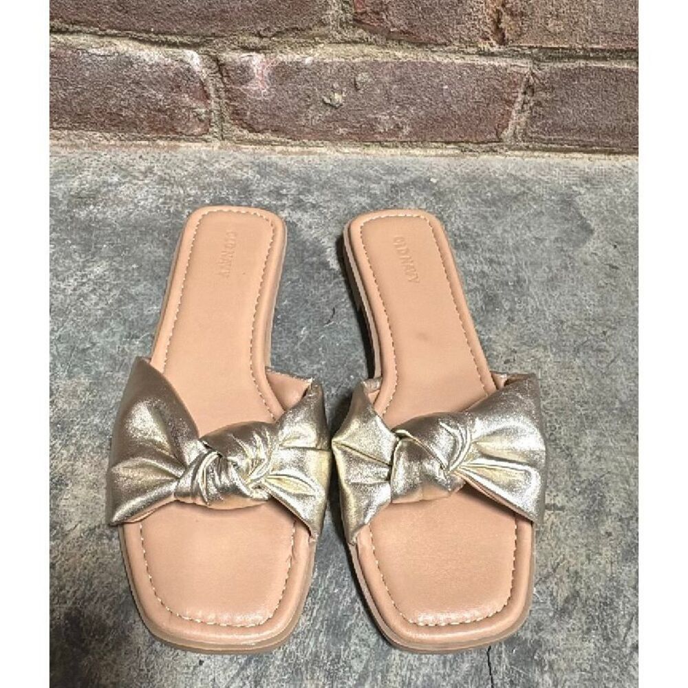 Old Navy Women’s Square Toe Golden Knotted Low Heel Flat Sandals Sz 8 NEW